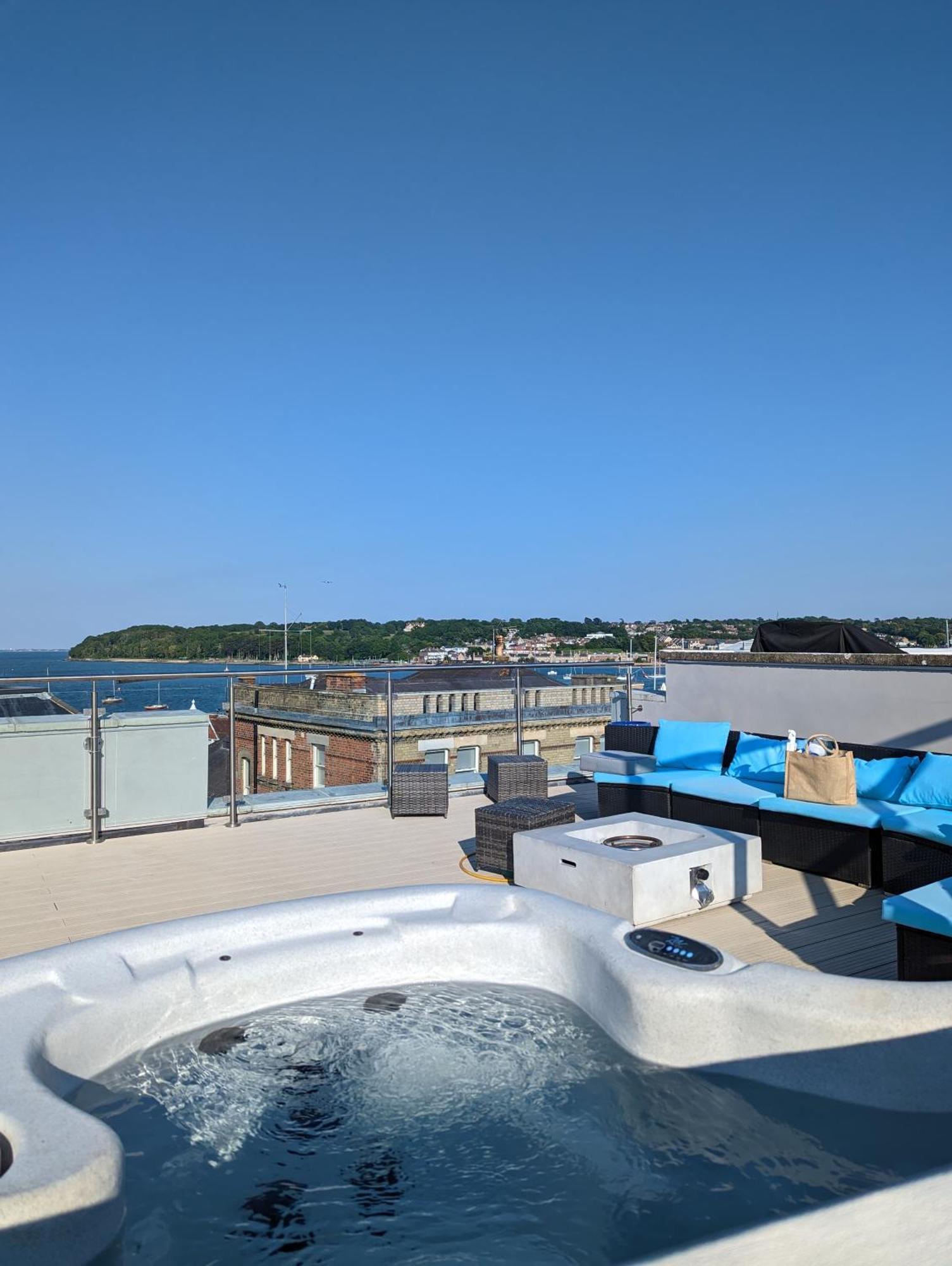 Seafarer'S View - 6 Bedroom Townhouse In Cowes, Parking & Seaviews. Cowes  Exterior foto